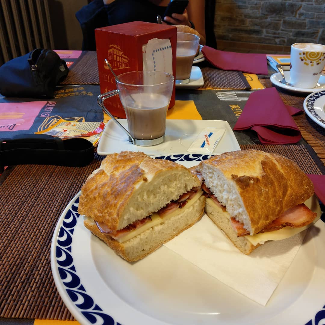 Frühstück vor dem Berg der Tränen 