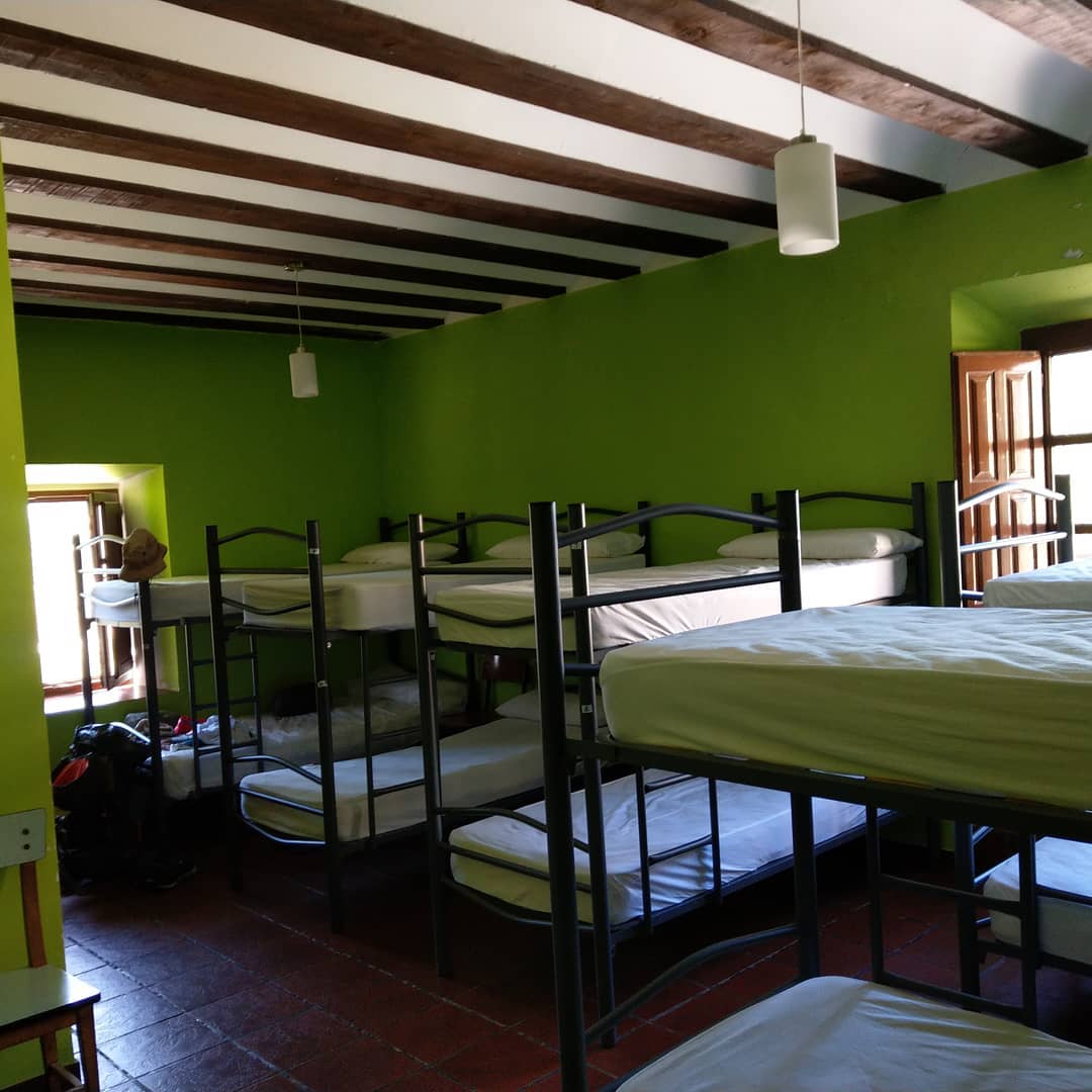 Ich hatte die Herberge für mich allein und hab Frühstück gekommen. Wie im Hotel  Heute ist Bad Feet Day und ich lauf nur ein kleines Stück 