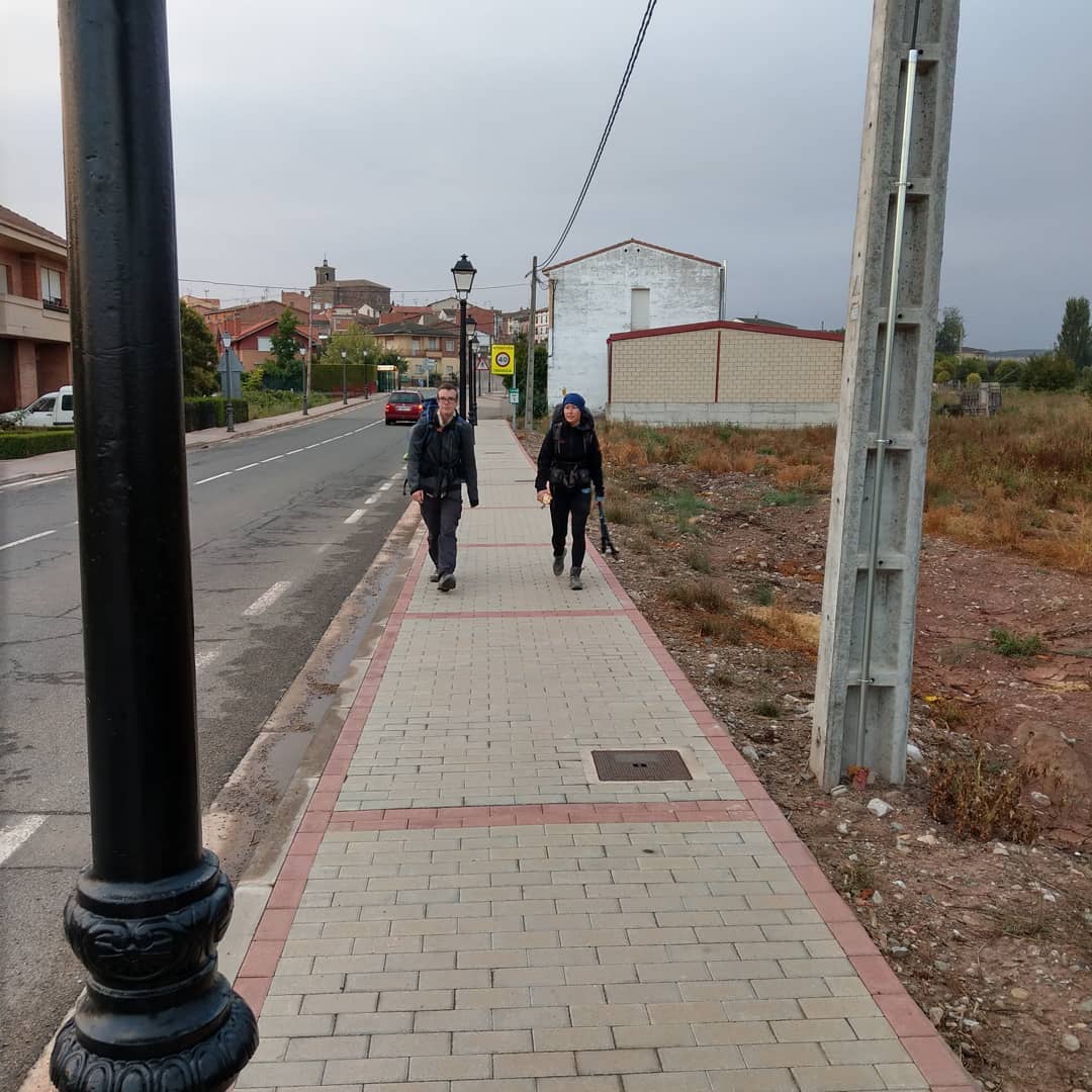 *schüff* Ich hoffe ich sehe meine Pilgerer-Buddy's nochmal wieder. Aber jetzt... Auf, Auf!! Marsch, Marsch 