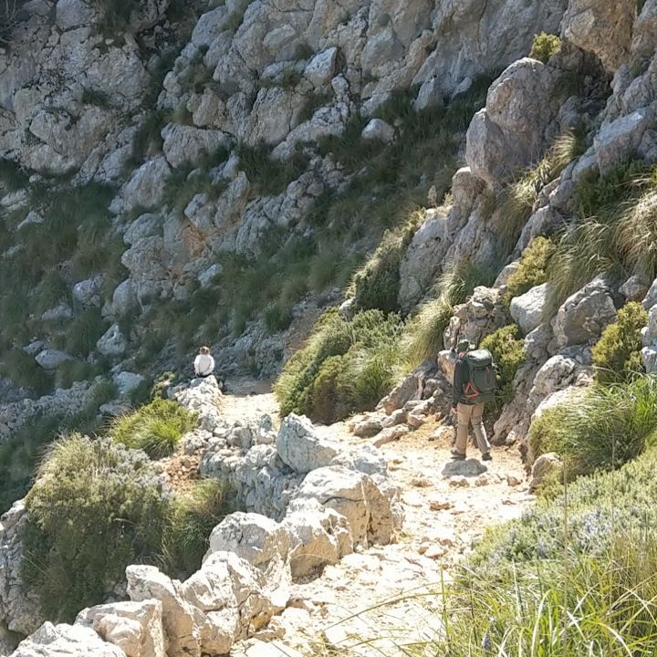Es geht bergab zum Kloster 